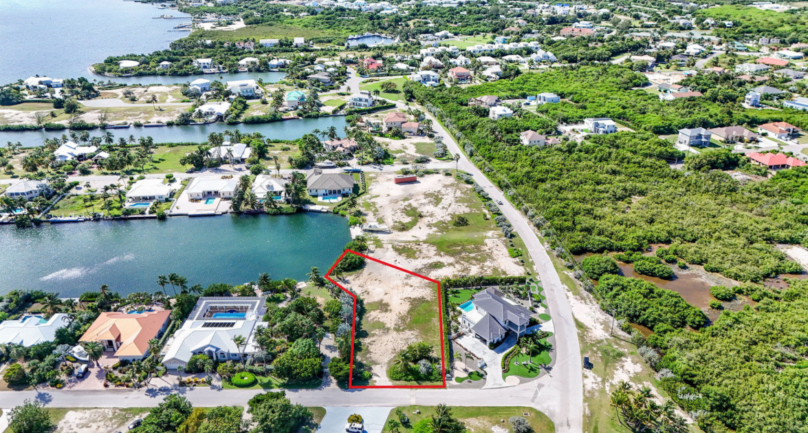 SHORES PREMIUM WATERFRONT LOT - Image 6