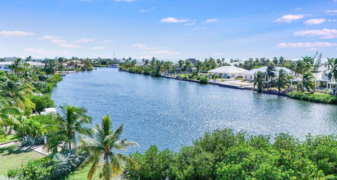 SHORES PREMIUM WATERFRONT LOT - Image 7