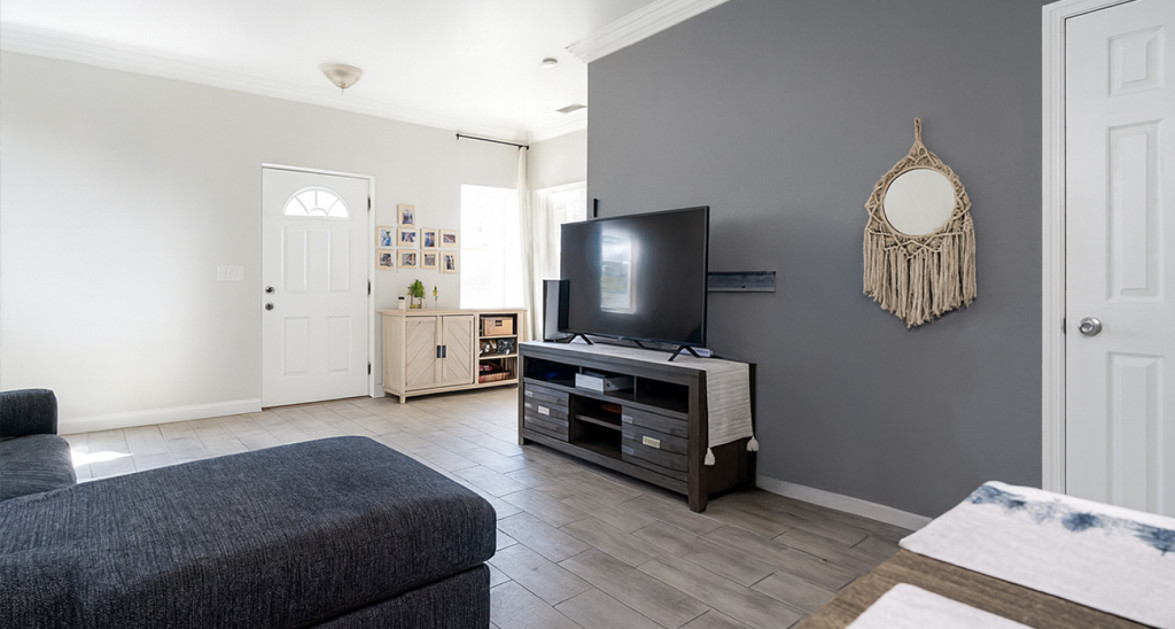 Shoreway #20 Townhome w/ 2 car Garage!!! - Image 2