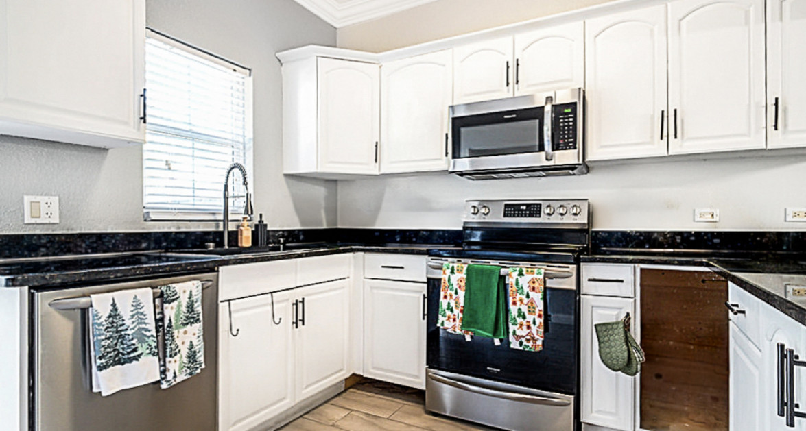 Shoreway #20 Townhome w/ 2 car Garage!!! - Image 5