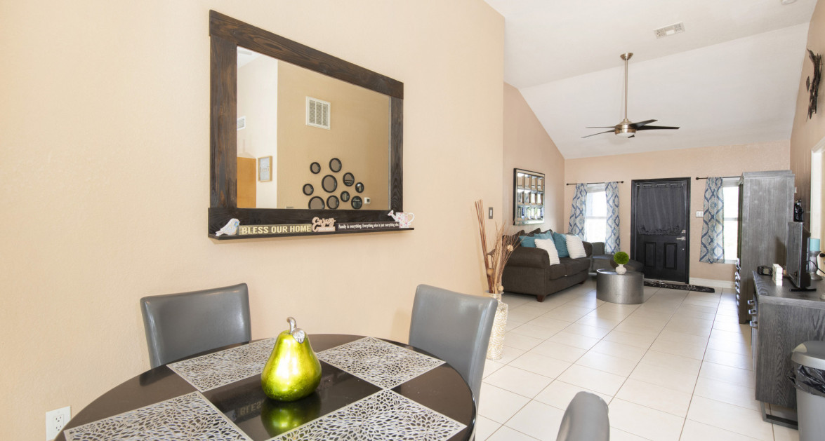 Single Family Home - 3 Bed 2 Bath - Newlands - Image 5