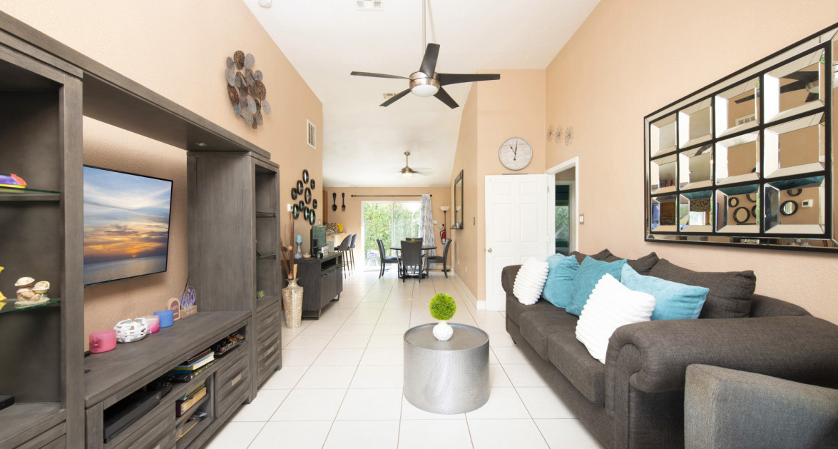 Single Family Home - 3 Bed 2 Bath - Newlands - Image 9