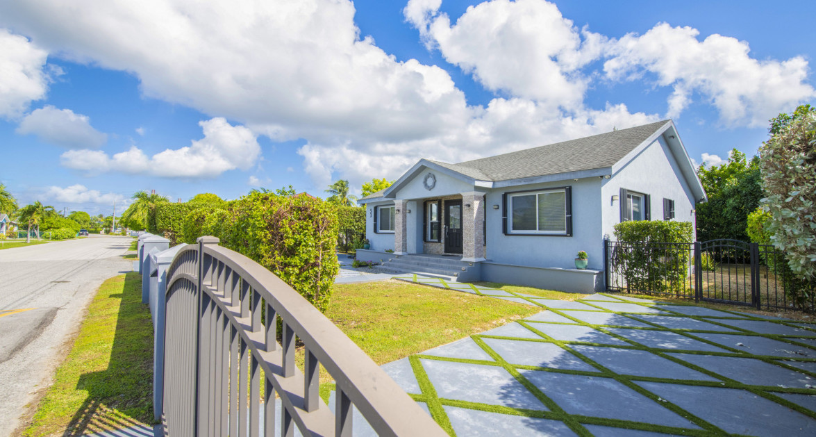 Single Family Home - 3 Bed 2 Bath - Newlands - Image 23