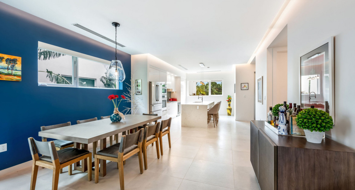 Solara Upgraded 3 Bed End Unit Townhome - Image 6