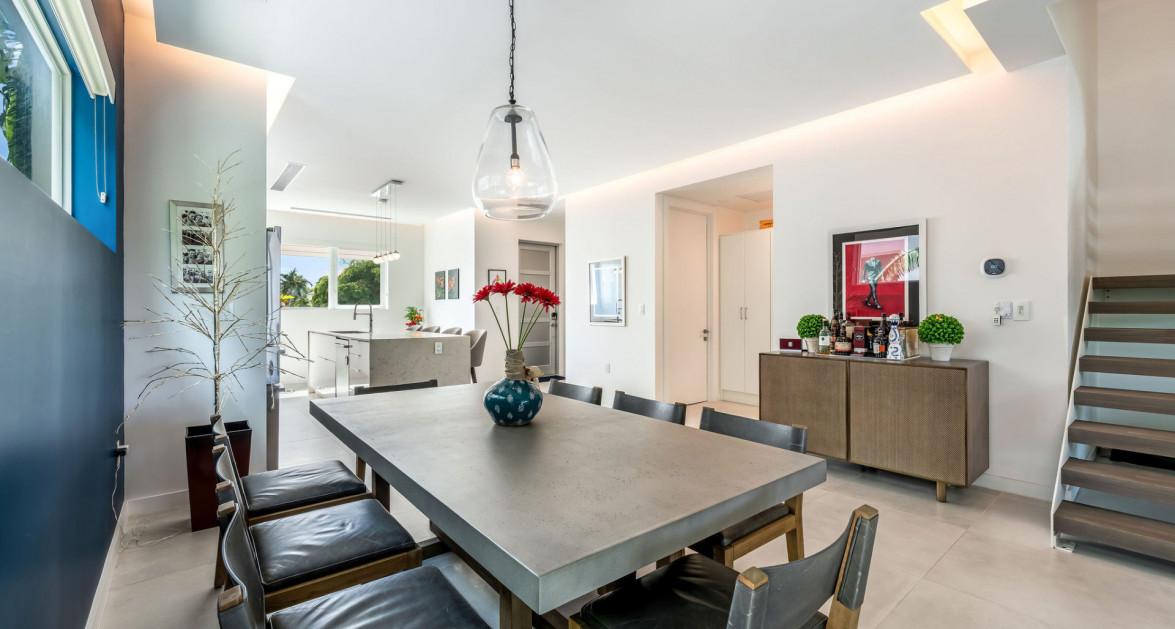 Solara Upgraded 3 Bed End Unit Townhome - Image 11