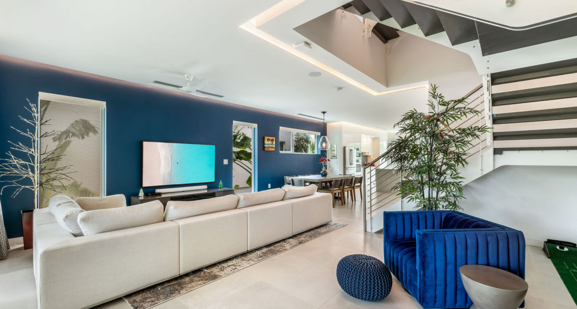 Solara Upgraded 3 Bed End Unit Townhome - Image 4