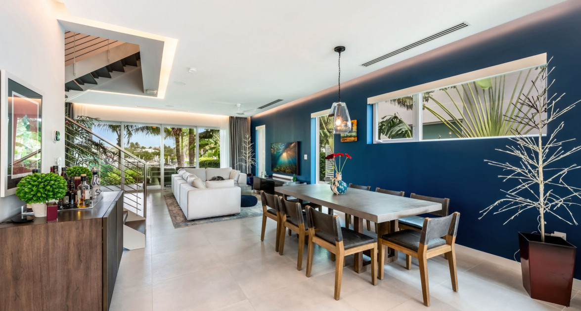Solara Upgraded 3 Bed End Unit Townhome - Image 8