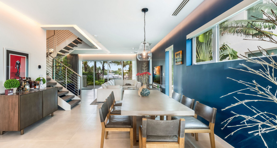 Solara Upgraded 3 Bed End Unit Townhome - Image 9
