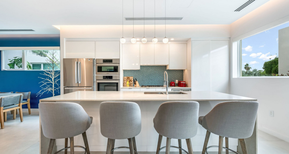Solara Upgraded 3 Bed End Unit Townhome