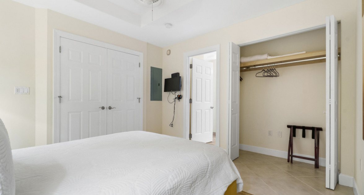 South Bay Beach Club Unit 3 - Image 15