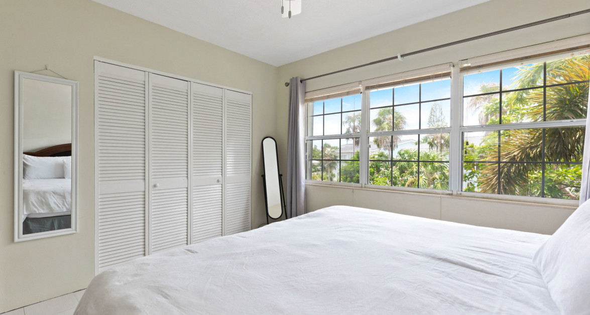 South Palms #5 (2 Bed/2.5 Bath SS Townhome) - Image 12