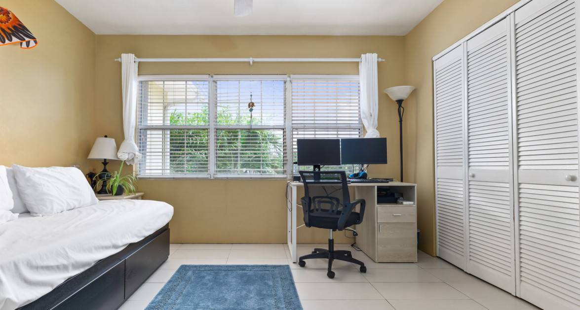 South Palms #5 (2 Bed/2.5 Bath SS Townhome) - Image 10