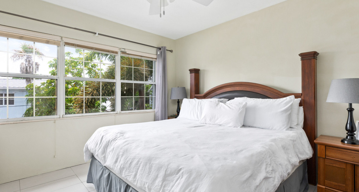 South Palms #5 (2 Bed/2.5 Bath SS Townhome) - Image 11