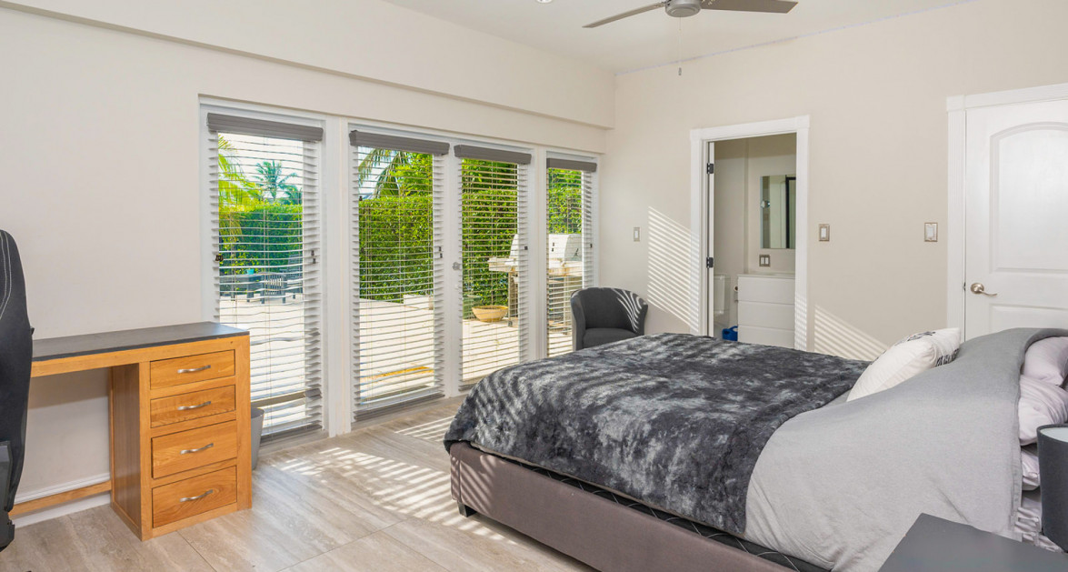 South Reach | Grand Harbour Canal Front Family Home - Image 22