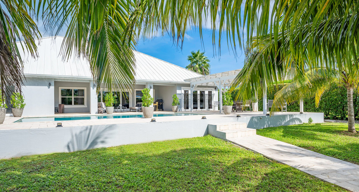 South Reach | Grand Harbour Canal Front Family Home - Image 5