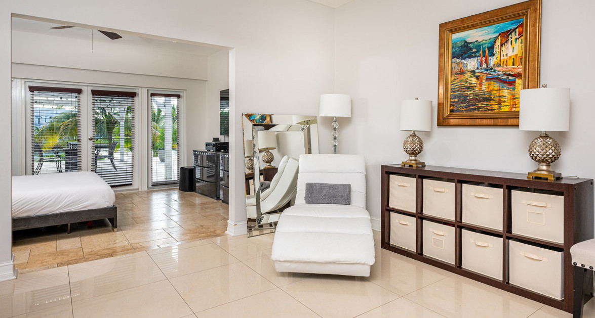 South Reach | Grand Harbour Canal Front Family Home - Image 23