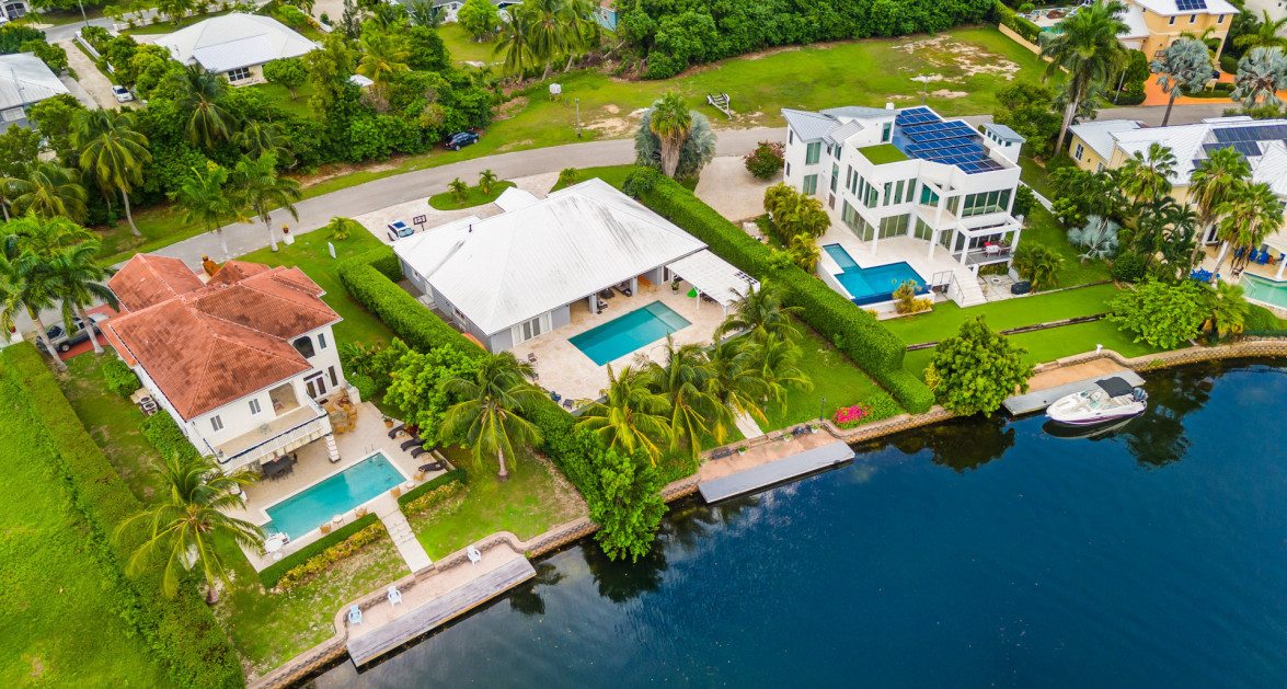 South Reach | Grand Harbour Canal Front Family Home - Image 26