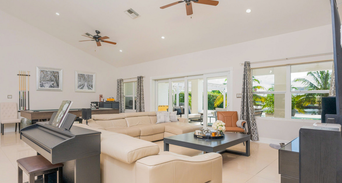 South Reach | Grand Harbour Canal Front Family Home - Image 19