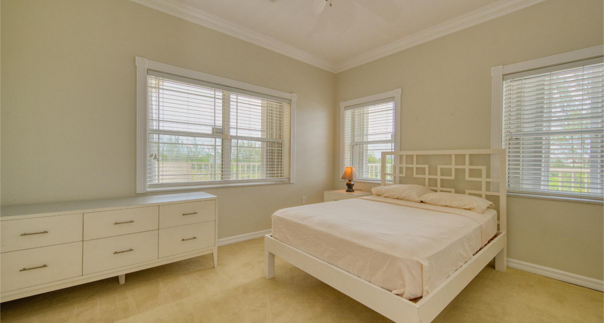 South Shore 302 - Oceanfront 3 Bed with 7.6%+ Gross ROI Potential! - Image 7