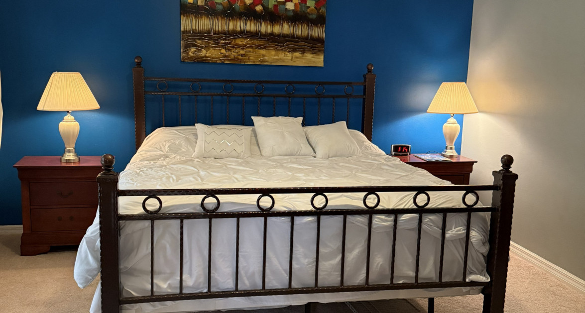 South Shore spacious 3 bedroom Seafront Penthouse - Image 3