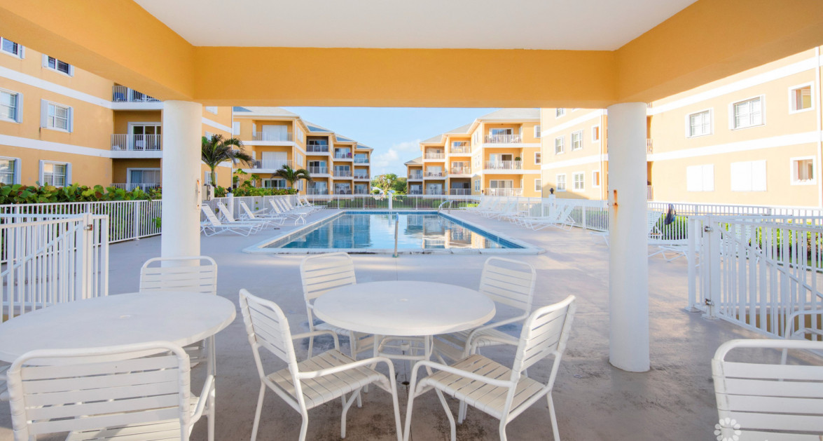 South Shore spacious 3 bedroom Seafront Penthouse - Image 9