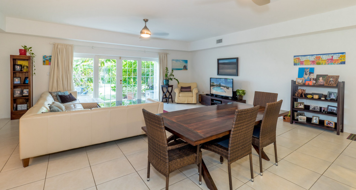 South Sound Ocean Front 4 Bed Windsor Village 25 - Image 10