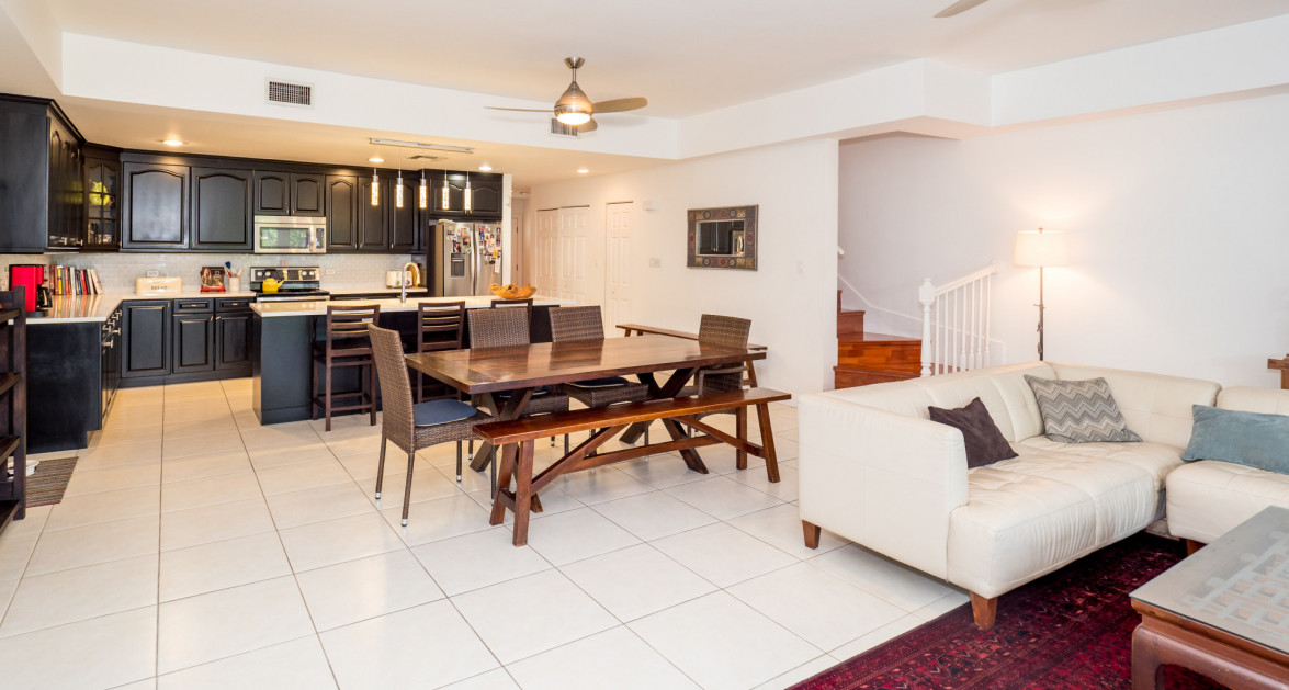 South Sound Ocean Front 4 Bed Windsor Village 25 - Image 1