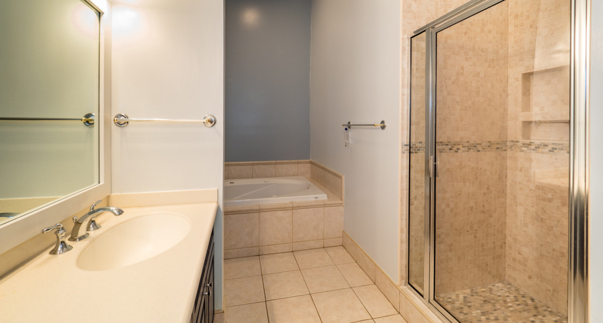 South Sound Ocean Front 4 Bed Windsor Village 25 - Image 20