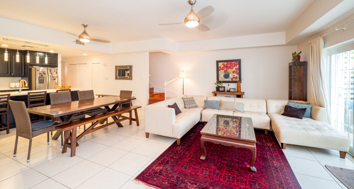 South Sound Ocean Front 4 Bed Windsor Village 25 - Image 2