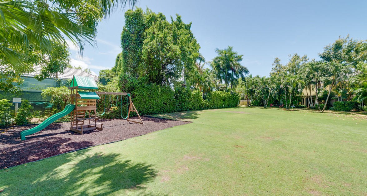 SPACIOUS 3 BED + DEN TOWNHOME AT L'AMBIENCE - Image 19