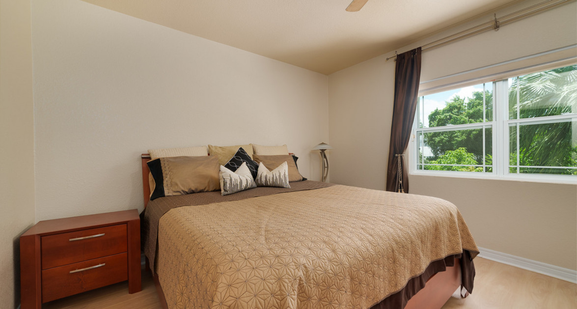 SPACIOUS 3 BED + DEN TOWNHOME AT L'AMBIENCE - Image 8