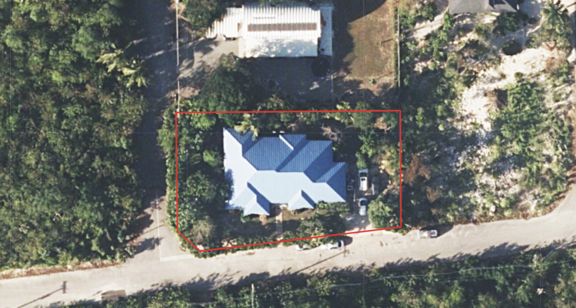 Spacious 6-Bedroom Home in Tranquil Beach Bay Area