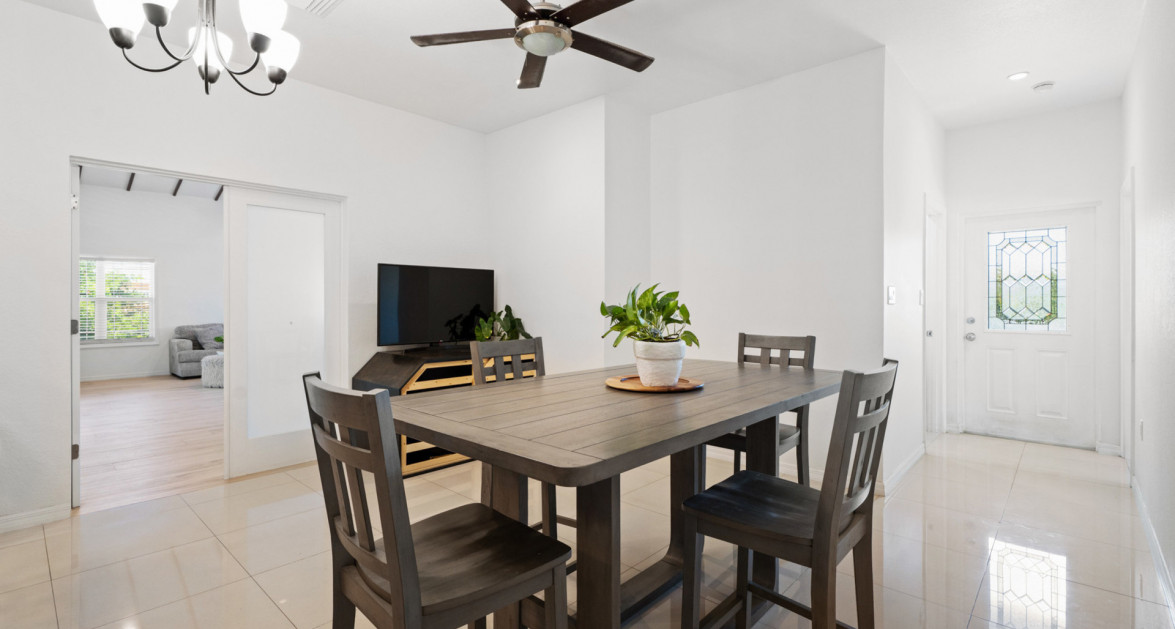 Spacious West Bay Family Home with Modern Extension, Mature Garden & Pickleball Court - Image 6