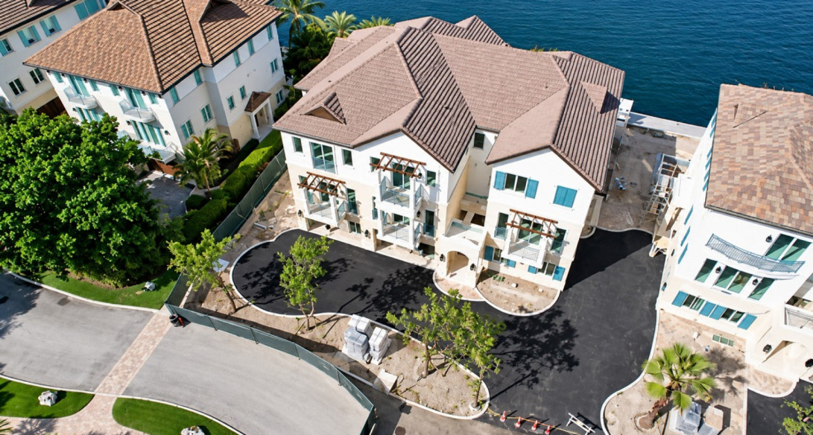STONE ISLAND | PHASE II ASSIGNMENT | UNRIVALED PANORAMIC WATERFRONT VIEWS - Image 1