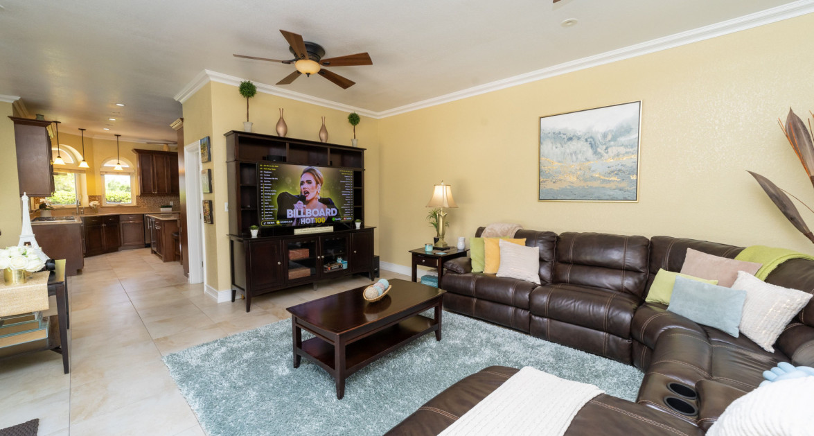 Stunning Boulevard Home - 44 Conch Drive- 3 Bed Plus Den- (CI$50K Back at Closing) - Image 31