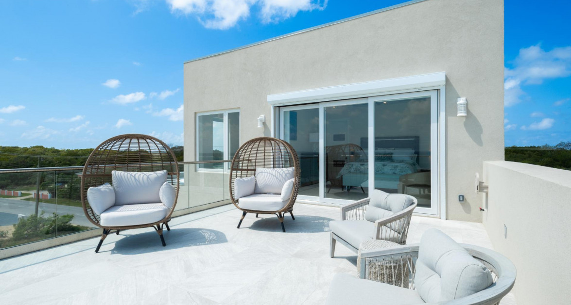 Stunning Seaside Sandy Beach Villa in East End - Image 22