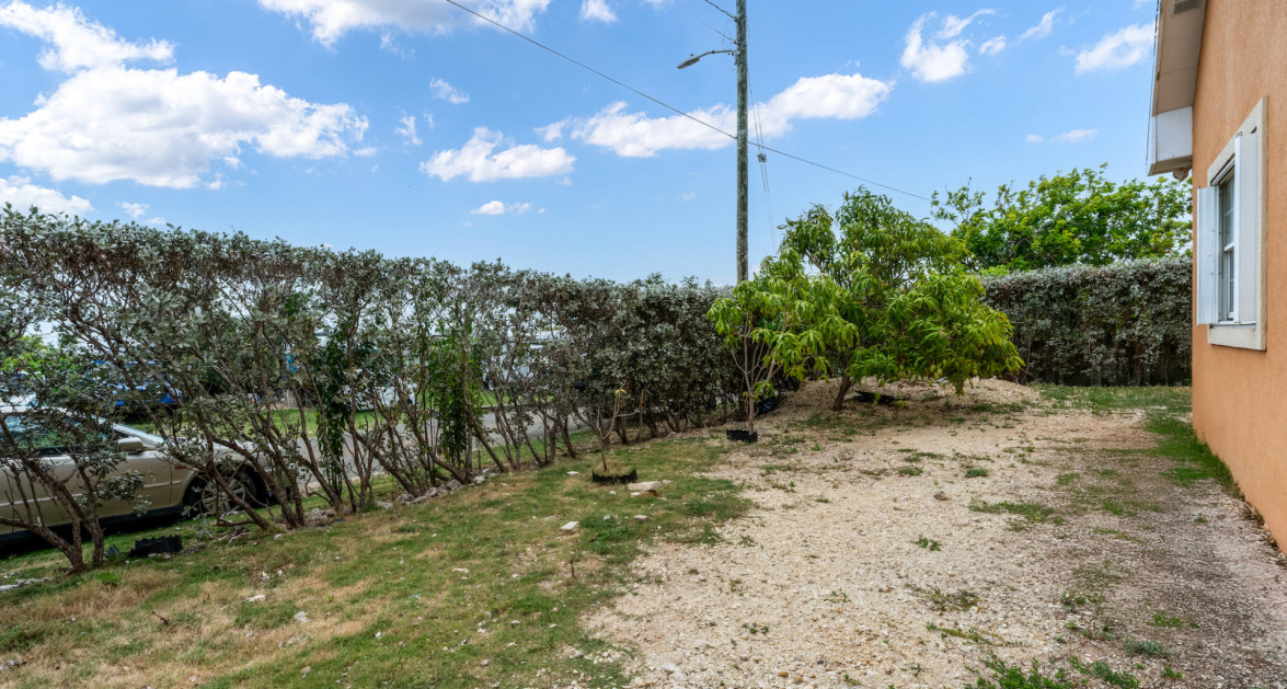 Suelles Estates #1 End Unit - Image 14