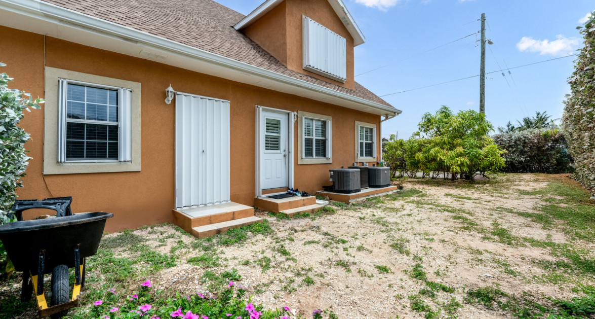 Suelles Estates #1 End Unit - Image 15