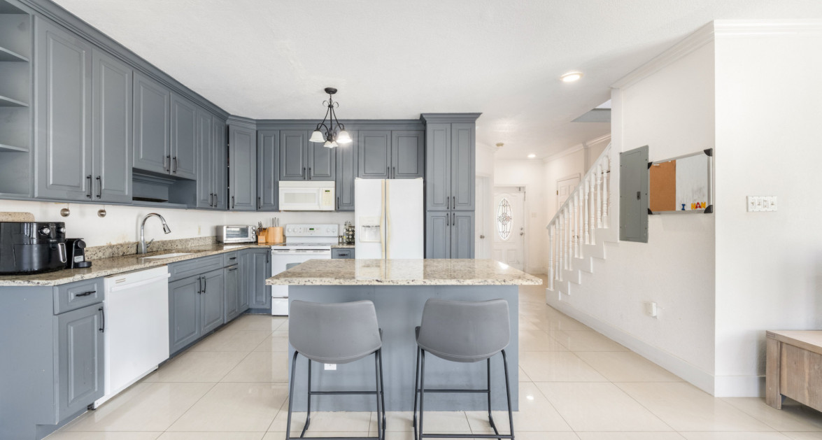 Suelles Estates #1 End Unit - Image 4