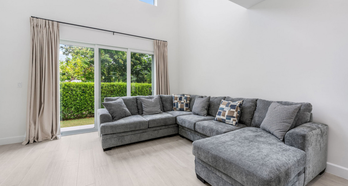 The Bentley #1 End Unit - Image 8