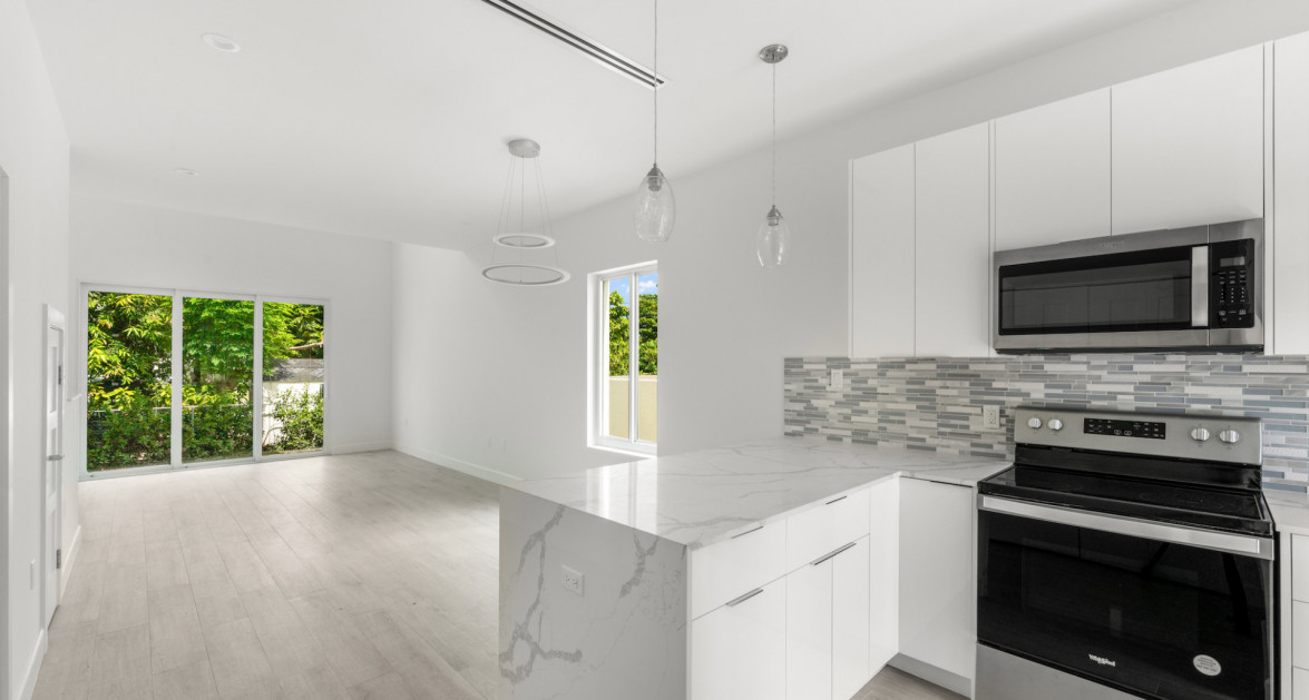 The Bentley #1 End Unit - Image 3