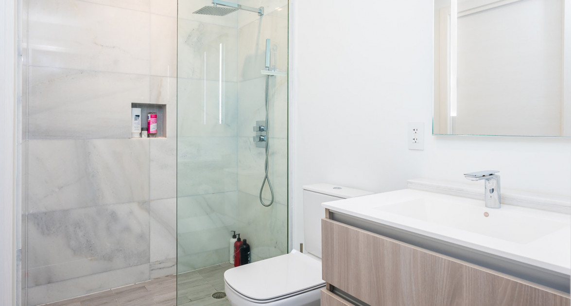 The Grove Top Floor Condo - Image 15