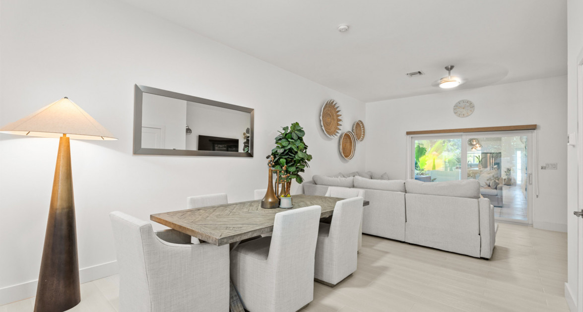 THE MANTRAS #33 (SOUTH SOUND TOWNHOME w/ CUSTOM BACK GARDEN) - Image 6