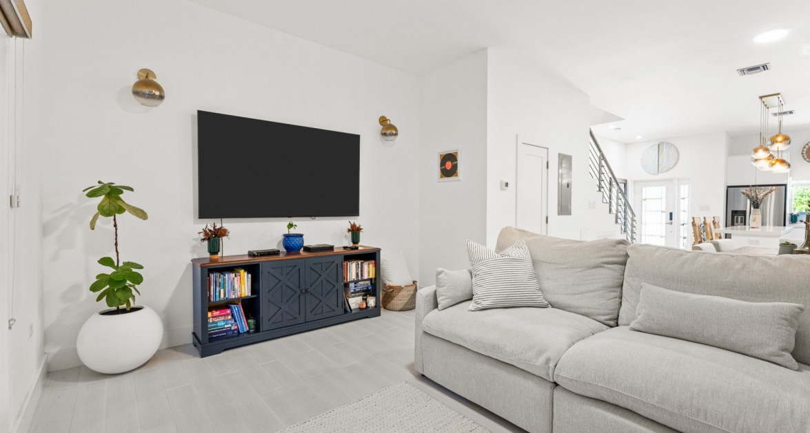 THE MANTRAS #33 (SOUTH SOUND TOWNHOME w/ CUSTOM BACK GARDEN) - Image 11