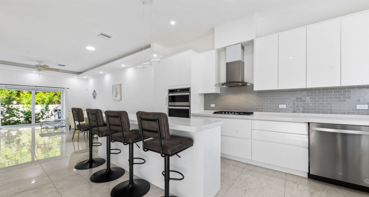 THE MANTRAS #36 (2 BED, 2.5 BATH SOUTH SOUND TOWNHOME) - Image 2