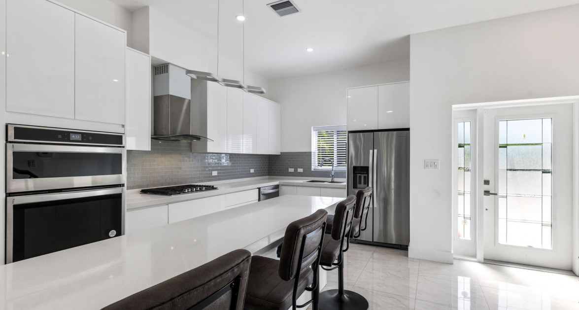 THE MANTRAS #36 (2 BED, 2.5 BATH SOUTH SOUND TOWNHOME) - Image 1