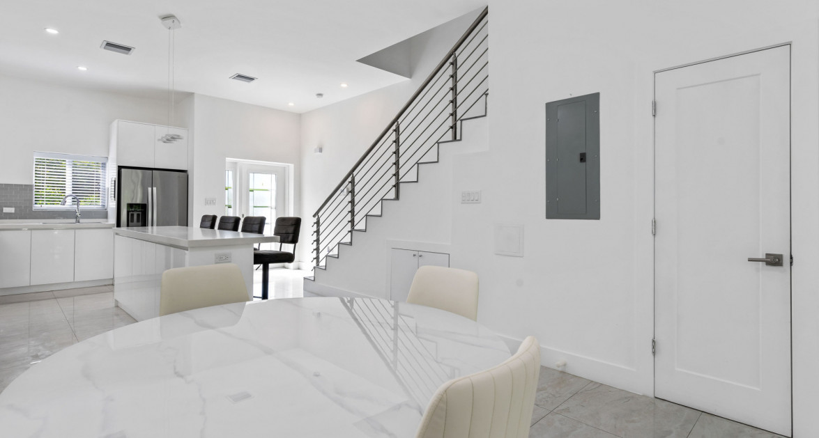 THE MANTRAS #36 (2 BED, 2.5 BATH SOUTH SOUND TOWNHOME) - Image 8