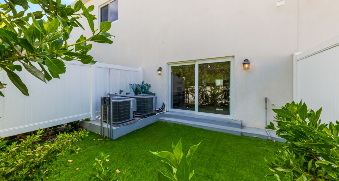 THE MANTRAS #36 (2 BED, 2.5 BATH SOUTH SOUND TOWNHOME) - Image 12