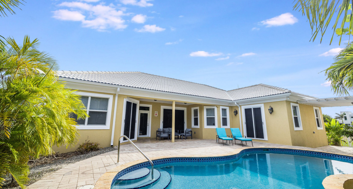 The Shores Family Home - Image 25