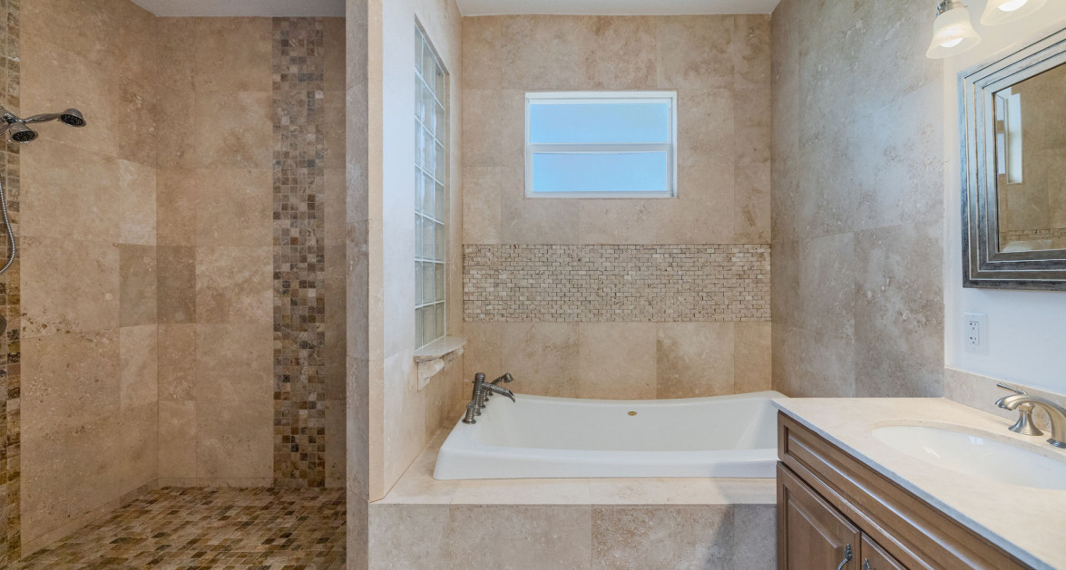 The Shores Family Home - Image 18